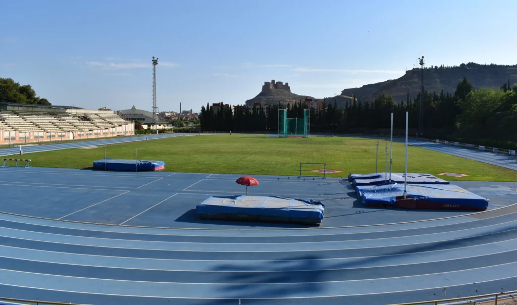 pista-atletismo-Monzon_Hinaco_Monzon_Atletismo